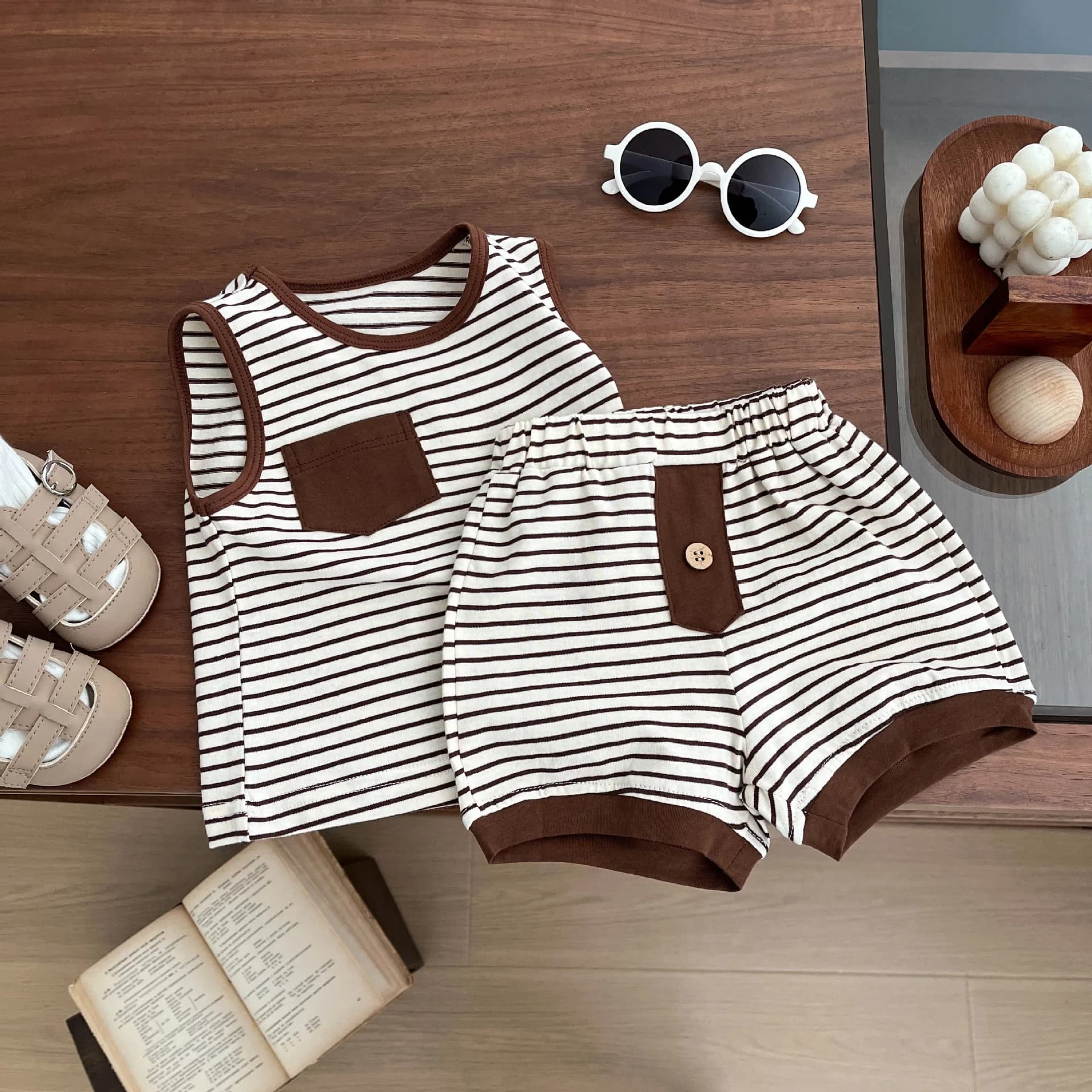 Brown / 110
