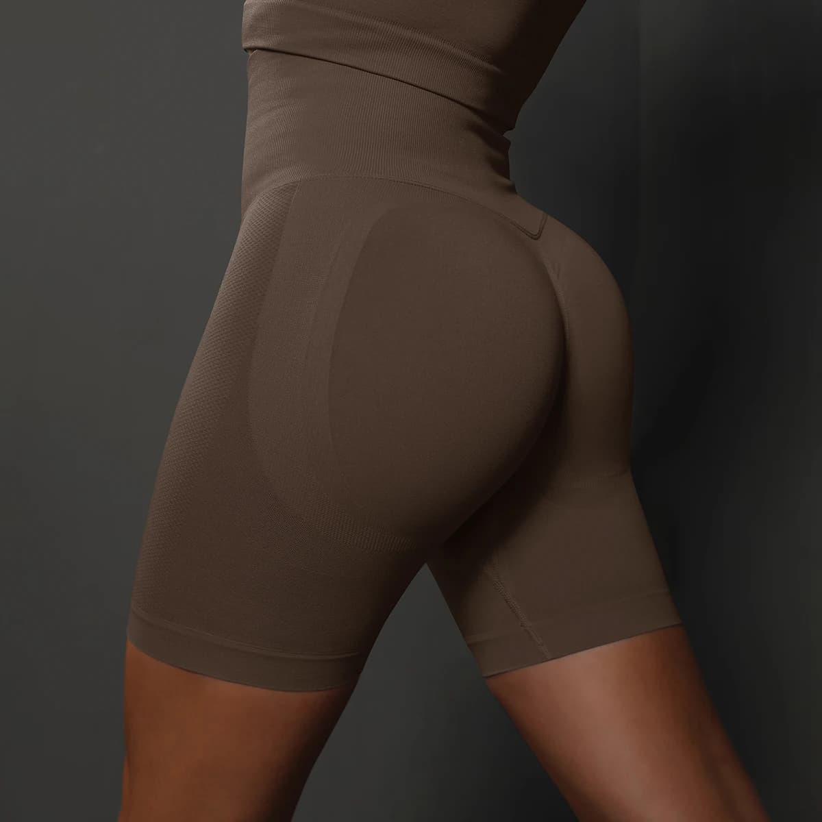 Brown / S