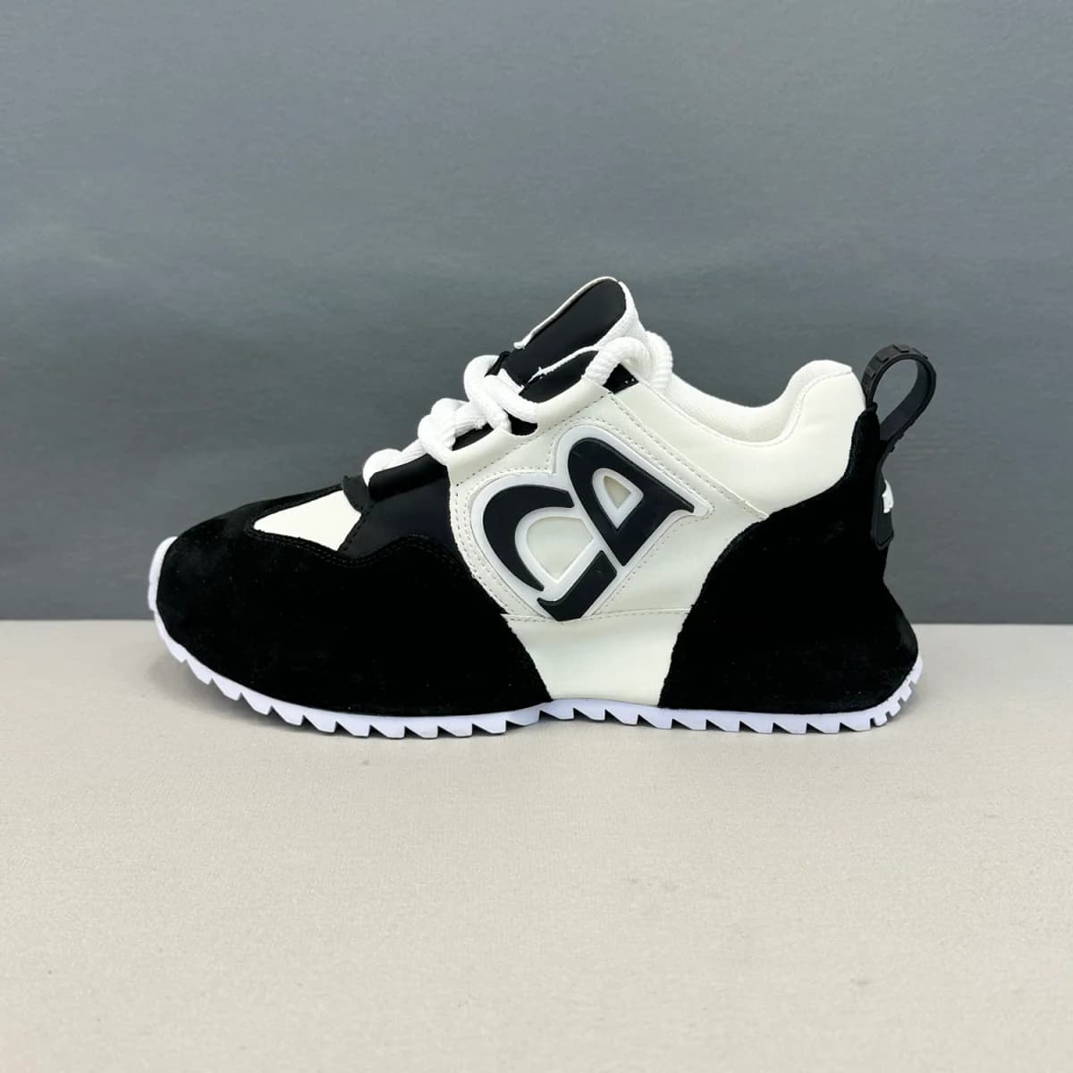 black white / 40