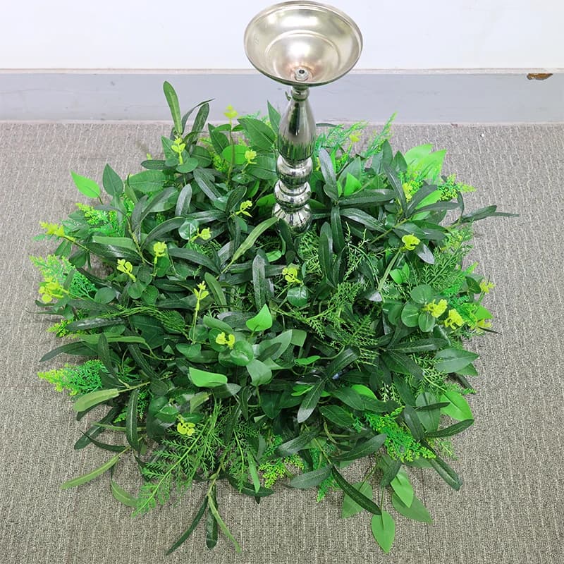 Wedding Table Centerpiece Candlestick Deco Garland Crown Flower Wreath White Rose Green Leaf Floral Arrangement Event Party Prop