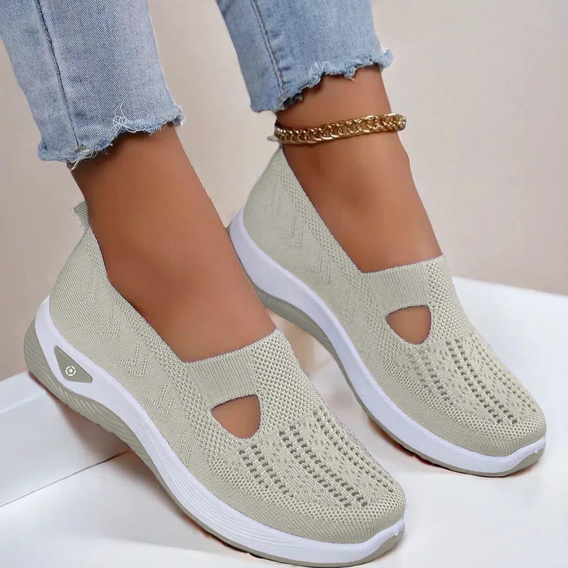 Beige / 37