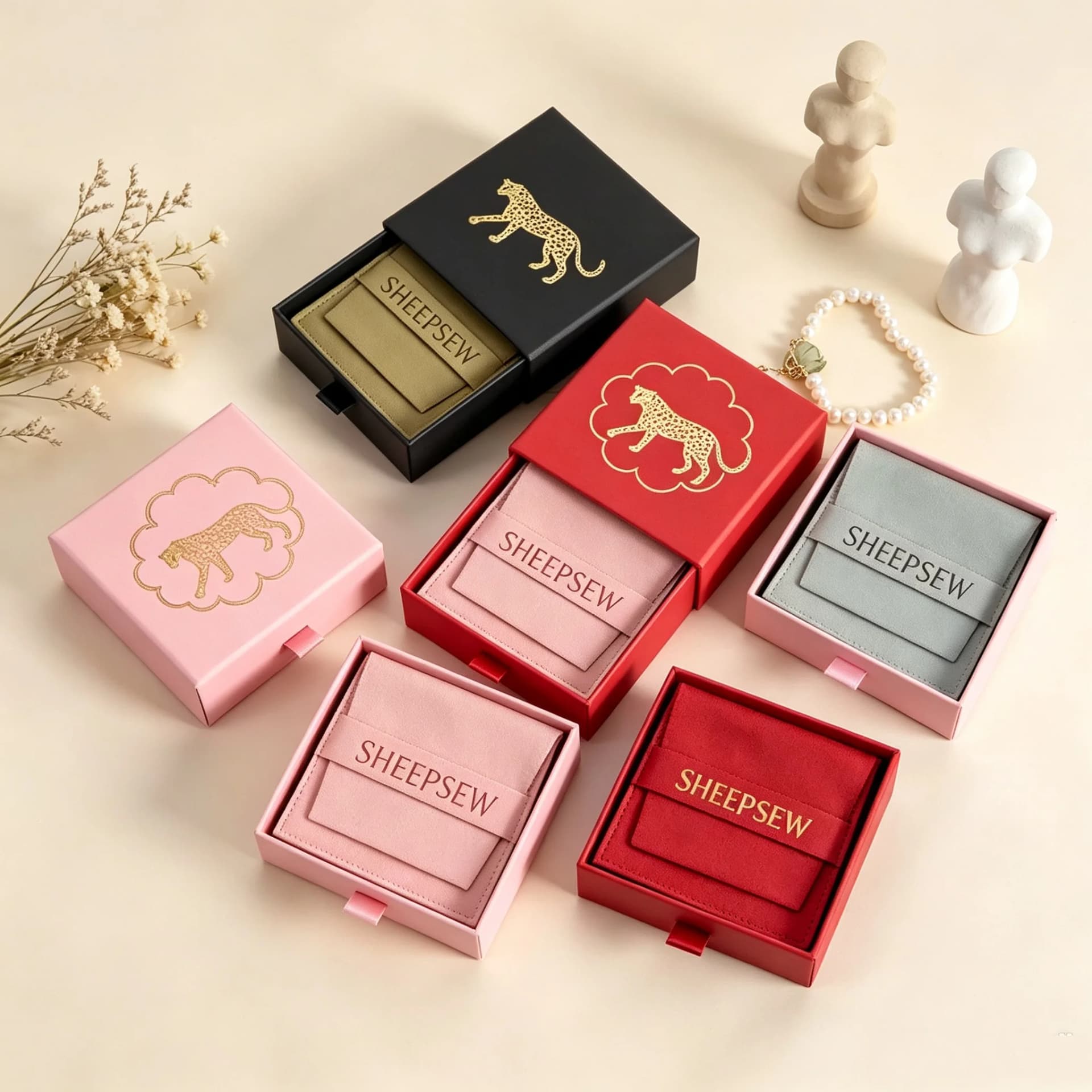 SHEEPSEW Wedding Favors For Guests Drawer Jewelry Boxes 100Pcs Customized Logo With Suede Velvet Bag For Ring Necklace Bracelet