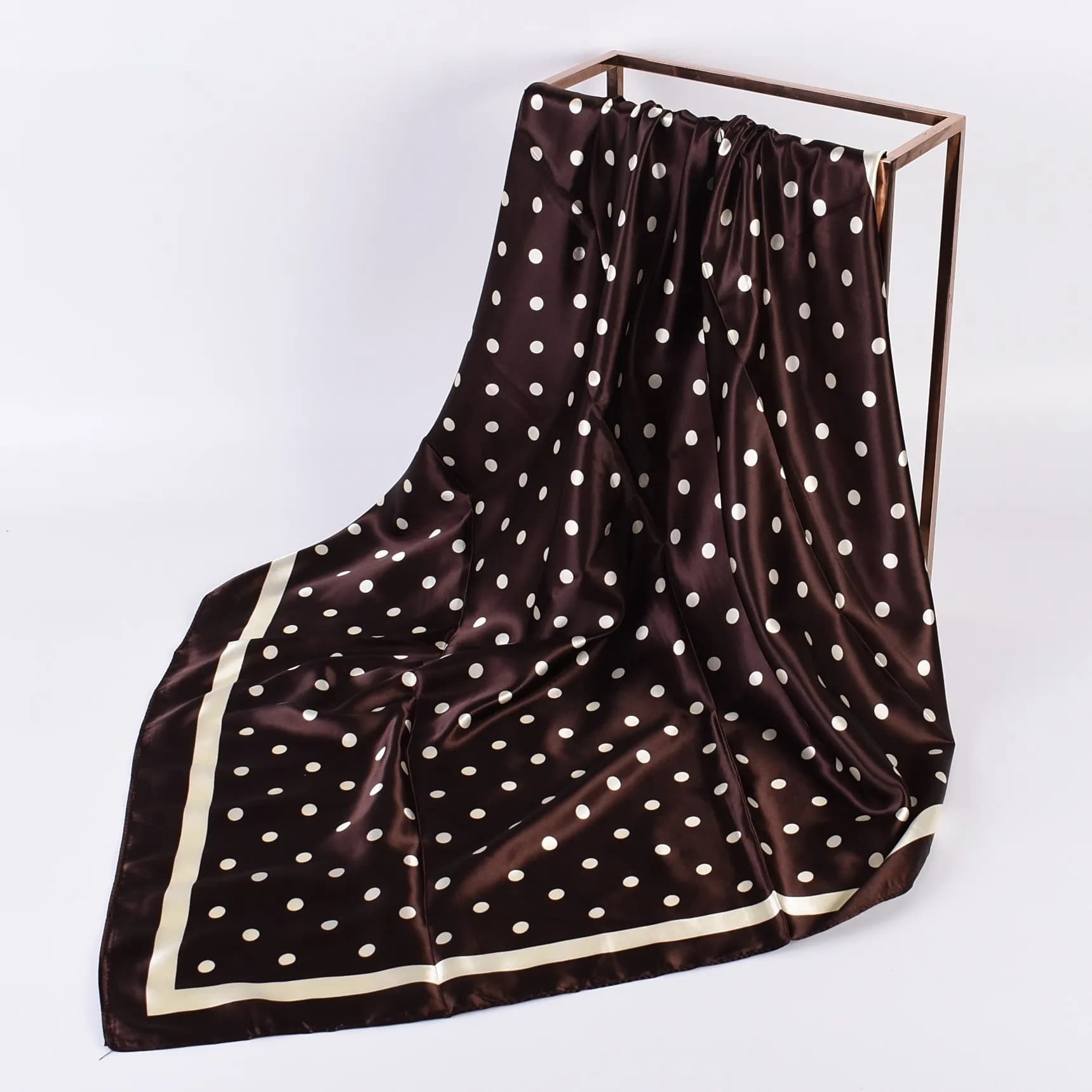 Brown / 90X90cm