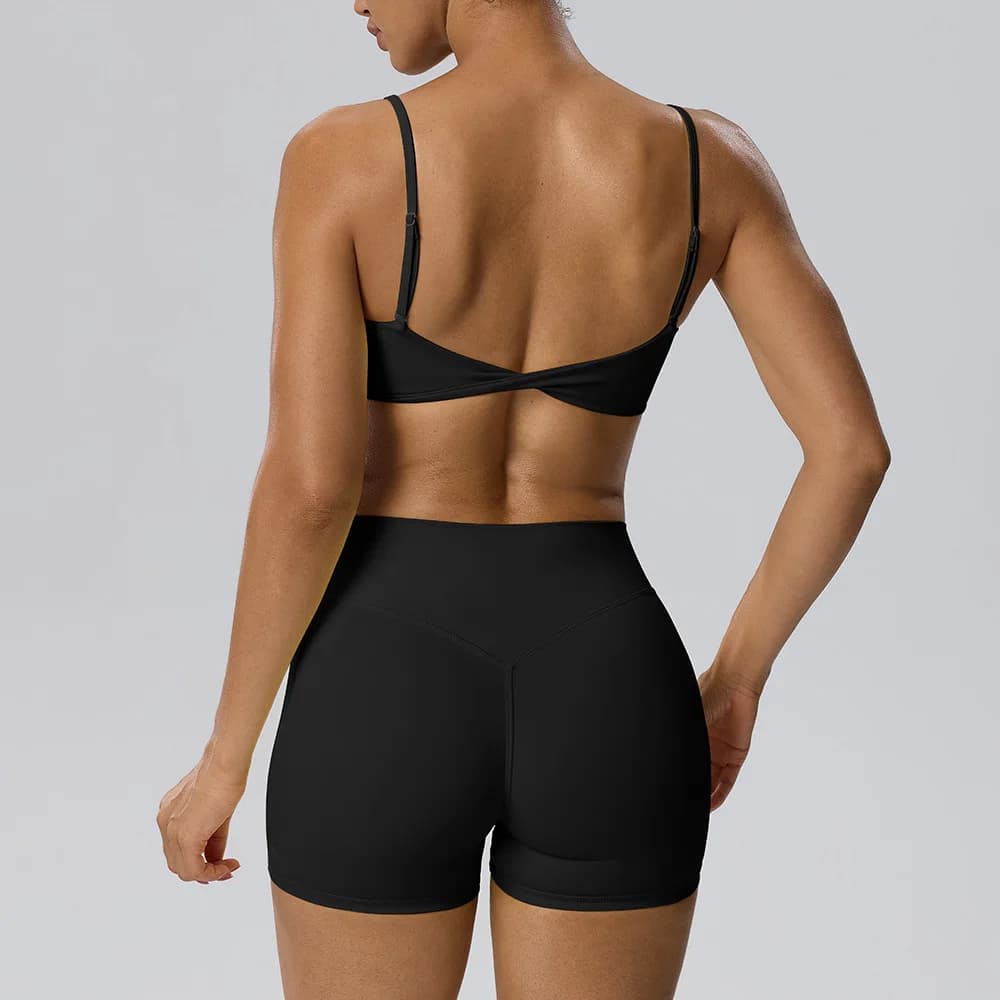 Black / M