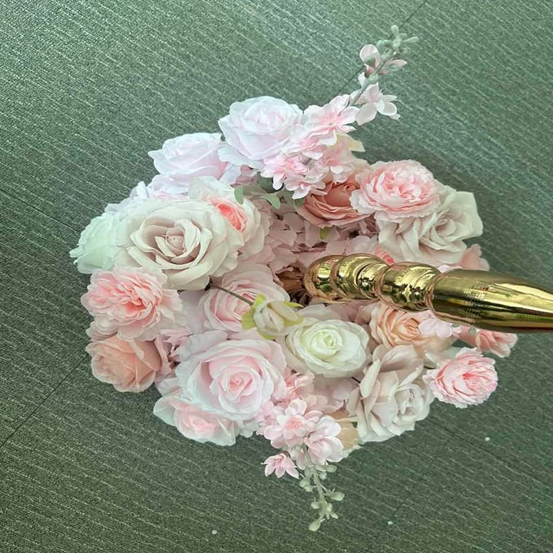 Wedding Table Centerpiece Candlestick Deco Garland Crown Flower Wreath White Rose Green Leaf Floral Arrangement Event Party Prop