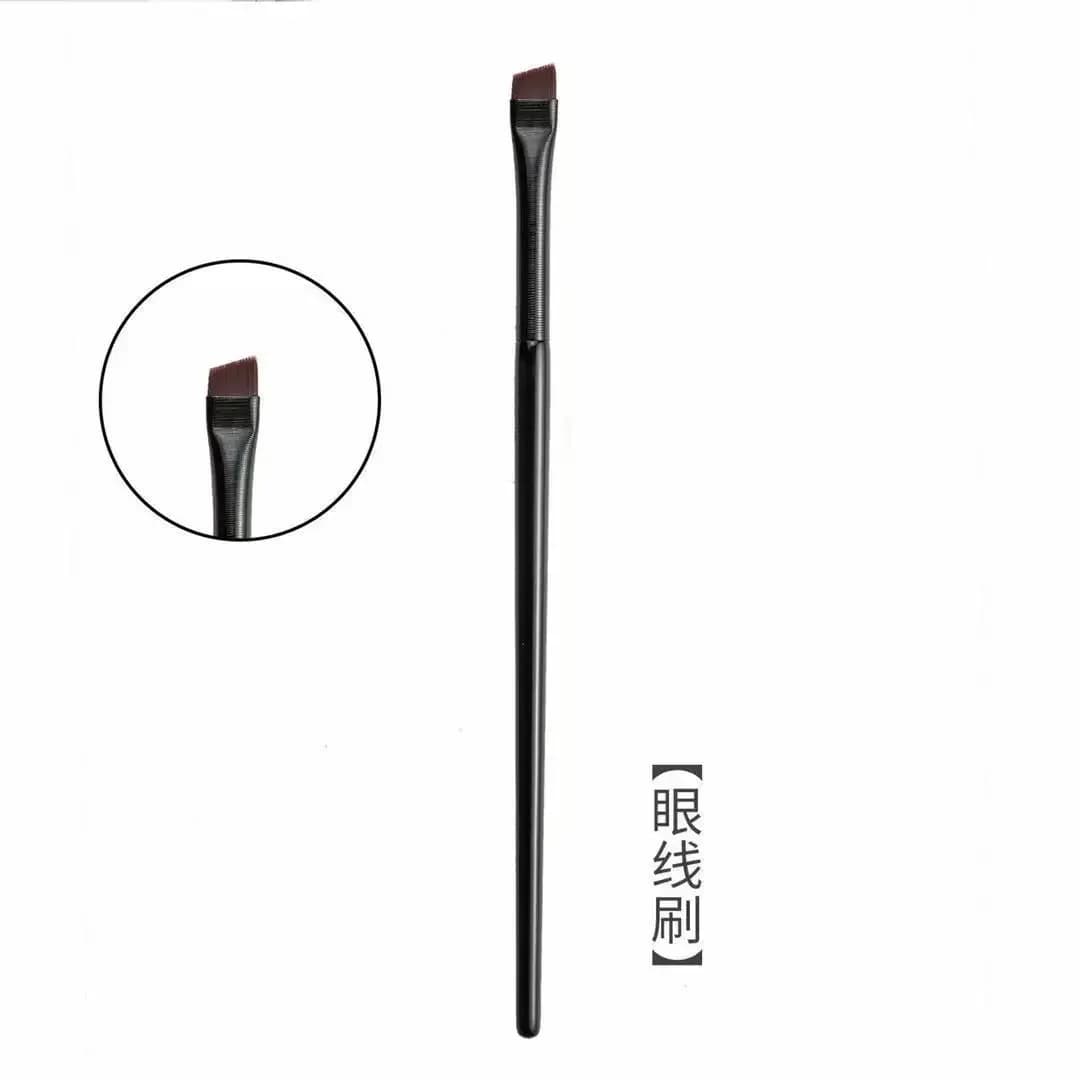 eyeliner brush