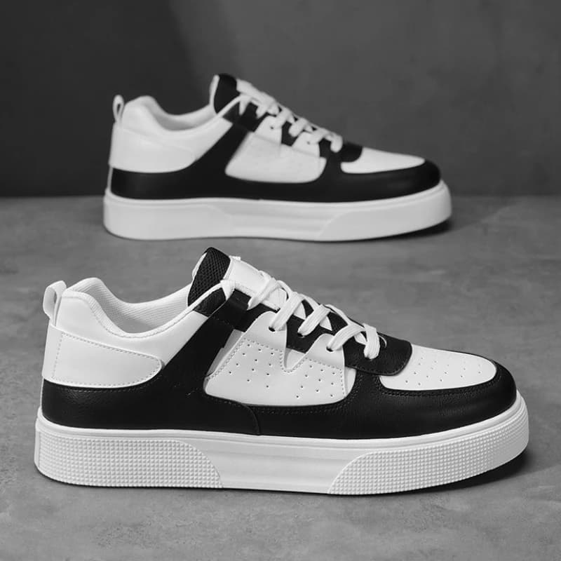 White Black Sneakers / 46