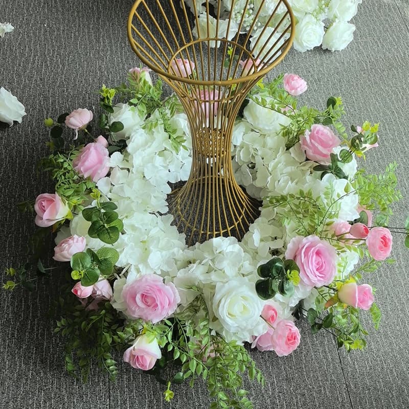 Wedding Table Centerpiece Candlestick Deco Garland Crown Flower Wreath White Rose Green Leaf Floral Arrangement Event Party Prop