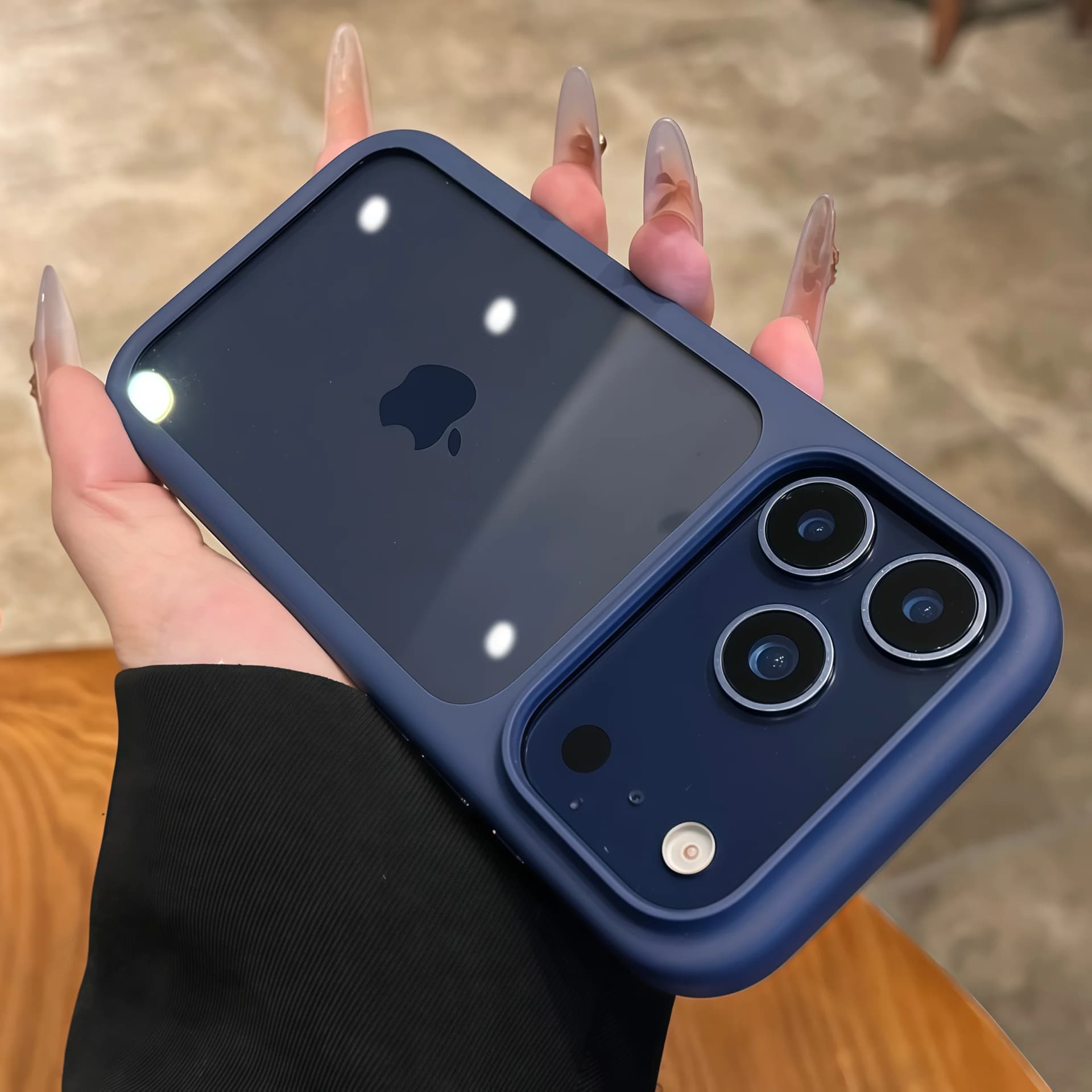 Blue / iPhone 18