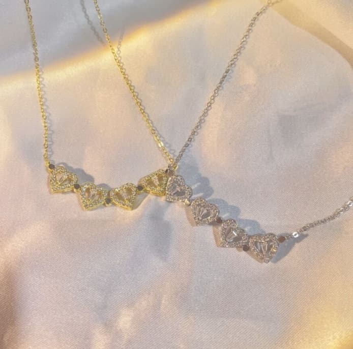 Retro Magnetic Heart Clover Pendant Necklace