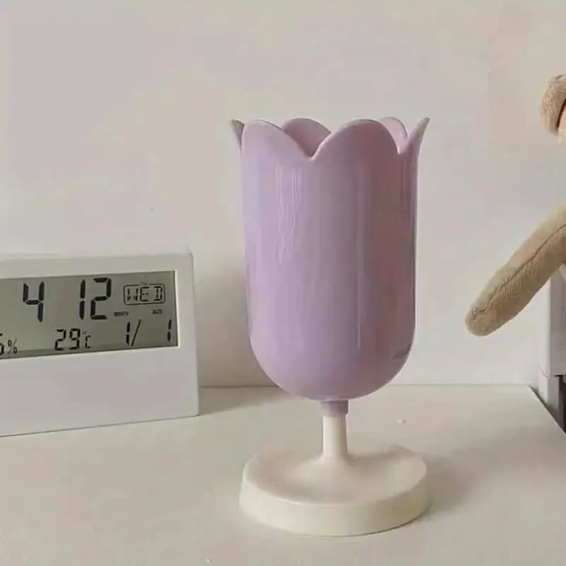 Tulip Girl Heart Pen Holder for Makeup Brushes