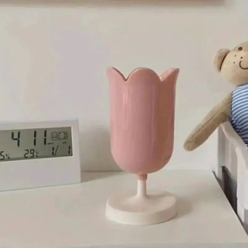 Tulip Girl Heart Pen Holder for Makeup Brushes